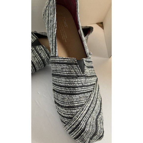 TOMS Alpargatas BLK WHT SILVER SHINEY FLATS W 10 - Picture 1 of 8